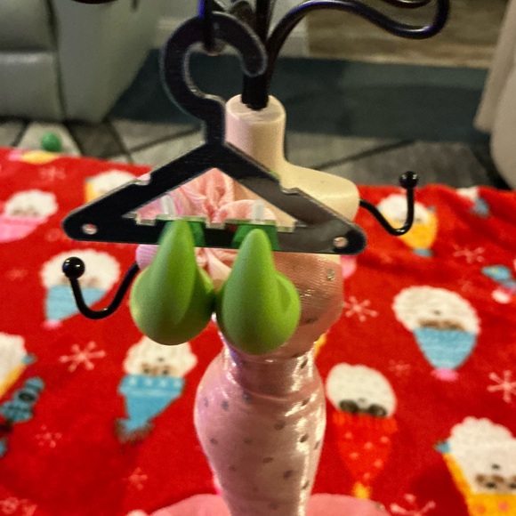 Earrings - Picture 4 of 7